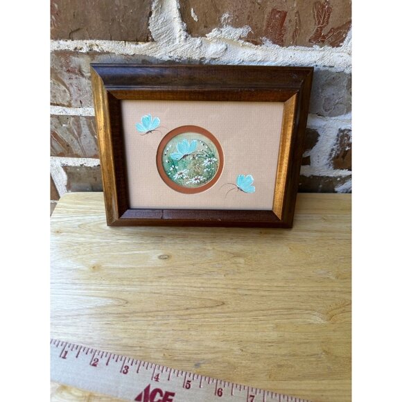 VTG Painting Daisy Flowers Butterflies Wood Frame Signed Stockstill 9" x 7" - Picture 3 of 10